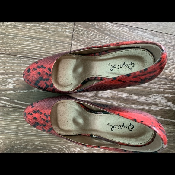 Qupid 5” Stilettos Size 6 - Picture 5 of 6